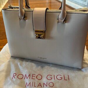 Gorgeous Romeo Gigli Leather Bag in Beige / Pink